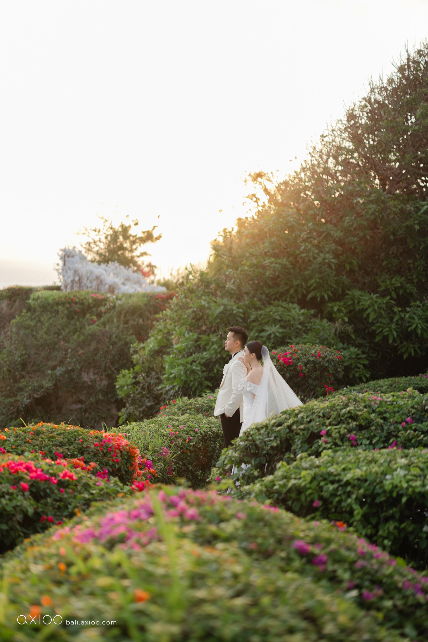 Axioo: A Study in Softness: A Wonderland Uluwatu Wedding in Bali